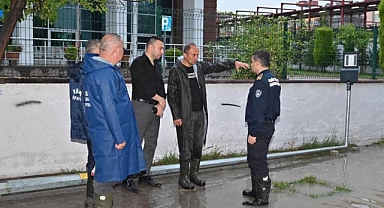 Büyükşehir ve MASKİ, 45 Personel ve 21 Araçla Sahadaydı