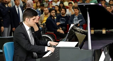 Otizmli müzik dehasına Grandmedical'de başarılı operasyon