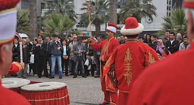 Turgutlu'da Fatih Mehter Takımı Dikkatleri Üzerine Çekiyor