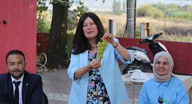 İyi Parti Manisa Milletvekili Şenol Sunat, Turgutlu'yu Ziyaret Etti