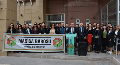 Manisa’da Avukatlardan Artan Şiddet Olaylarına Tepki Gösterdi