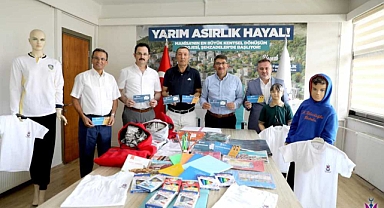 ŞEHZADELER BELEDİYESİ'NDEN 2500 ÖĞRENCİYE KIYAFET VE KIRTASİYE DESTEĞİ