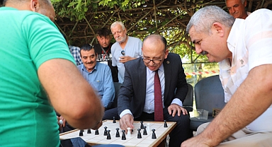 Turgutlu’da Dama Şampiyonası Başladı, Açılış Maçını Başkan Çetin Akın Yaptı
