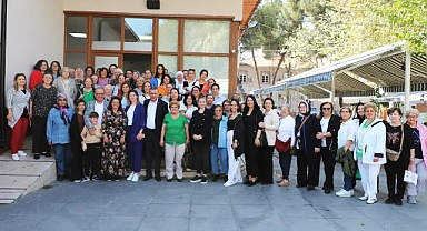 CHP’li kadınlar, dayanışma kahvaltısında bir araya geldi