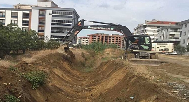 Ergenekon Mahallesi’nde 3 Kilometrelik Dere Temizliği Devam Ediyor