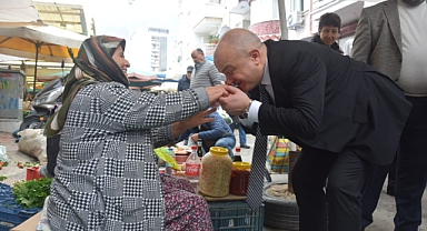 Mersinli Ziyaretleri İle Gönüllere Dokunuyor