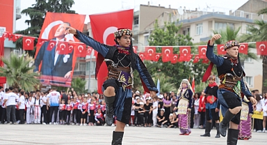 19 Mayıs Turgutlu'da coşkuyla kutlandı 
