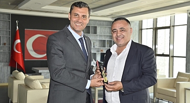 Ferdi Zeyrek'e Basın Mensupları ve Kick Boks Temsilcilerinden Anlamlı Ziyaret