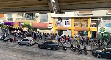 Turgutlu'da İndirimi duyan koştu