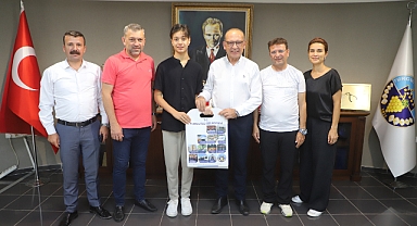 Başkan Çetin Akın, Turgutlulu LGS Türkiye Birincisini Konuk Etti