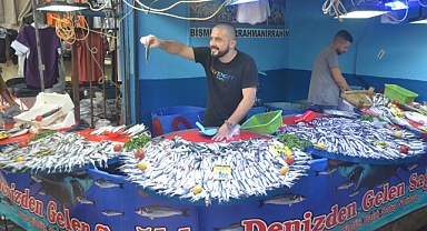 Balık sezonu açıldı Turgutlu'da tezgahlar hareketlendi! 