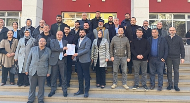 AK Parti Turgutlu İlçe Başkanı Mücahit Ömer Can Temizel Mazbatasını Aldı