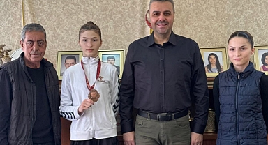 Bülent Ayhan'dan genç sporculara tam destek!