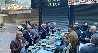 Turgutlu Sarraflar Kuyumcular ve Derneği Tarafından İftar Programı Düzenledi