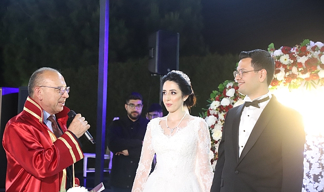 Turgutlu'da Yılın En Güzel Düğünü: Nasuhoğlu ve Toylan Ailelerinin Mutlu Günü