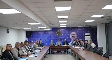AK Parti Manisa İl Başkanı Süleyman Turgut, İlçe Başkanlarıyla Bir Araya Geldi