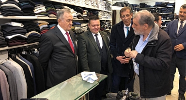 MHP Grup Başkanvekili Erkan Akçay Manisa’da Esnafla Buluştu