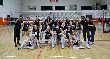 Turgutlu Belediyespor Kadın Voleybol Takımı Deplasmandan Zaferle Döndü