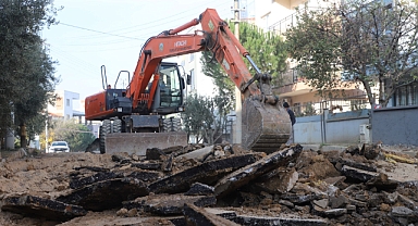Turgutlu Belediyesi Fen İşleri Ekipleri Kentin Her Yerinde