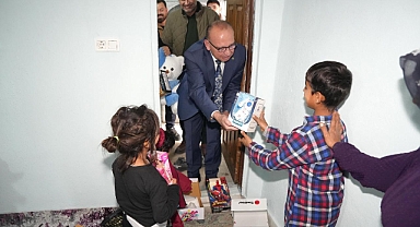 Başkan Çetin Akın Çocukları Sevindirdi