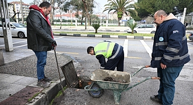 Büyükşehir ve MASKİ Ekipleri Yağışa Karşı Sahada