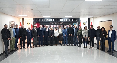 Turgutlu Belediyesi Meclisinden Ferdi Zeyrek’e Vefa